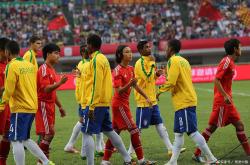 开云下载-足球联赛吸引众多球迷关注，各队实力差距明显的简单介绍