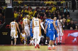 开云平台-勇士队抵达欧洲进行友谊赛，展现壮美风采促进文化交流的简单介绍