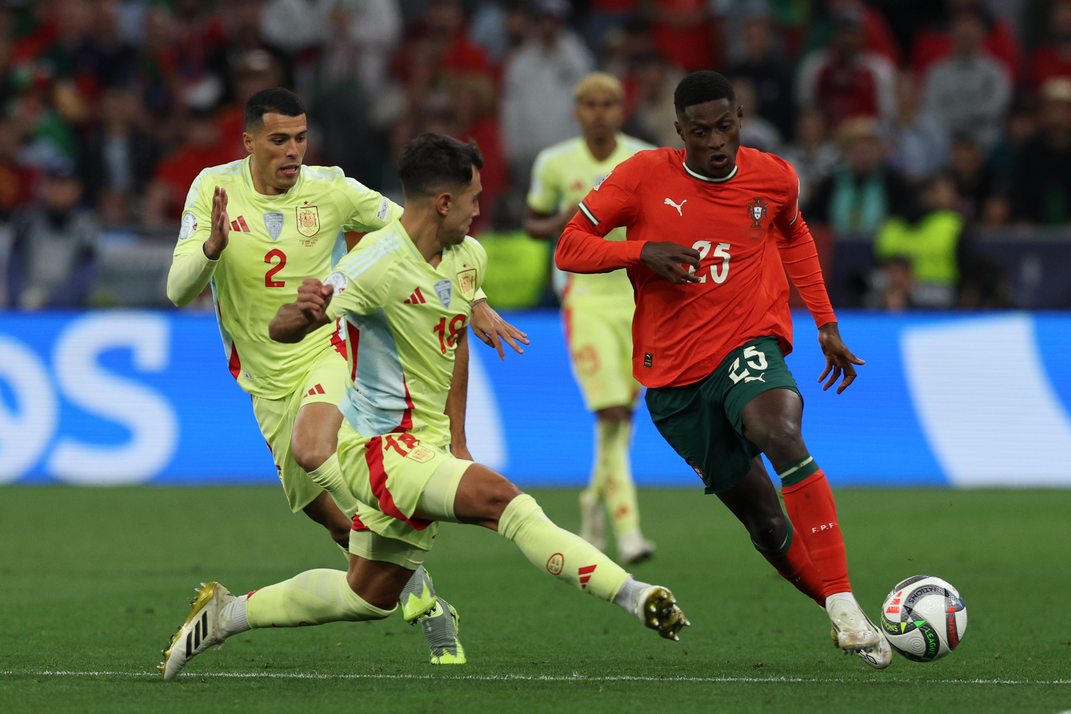 葡萄牙大胜白俄罗斯,夺得分组第一 葡萄牙大胜白俄罗斯,夺得分组第一