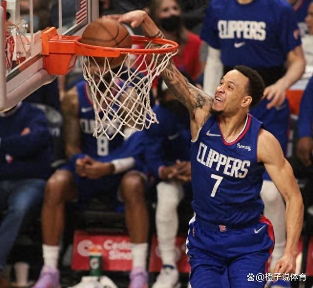 尼克斯vs快船,强强对决引爆全场 尼克斯vs快船,强强对决引爆全场