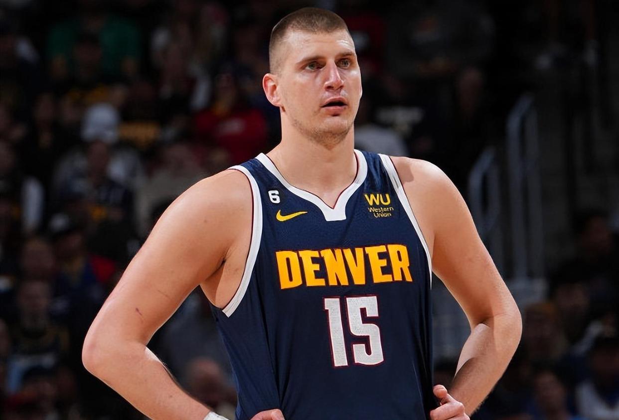 美国男篮鏖战篮网，约基奇打破历史纪录的简单介绍