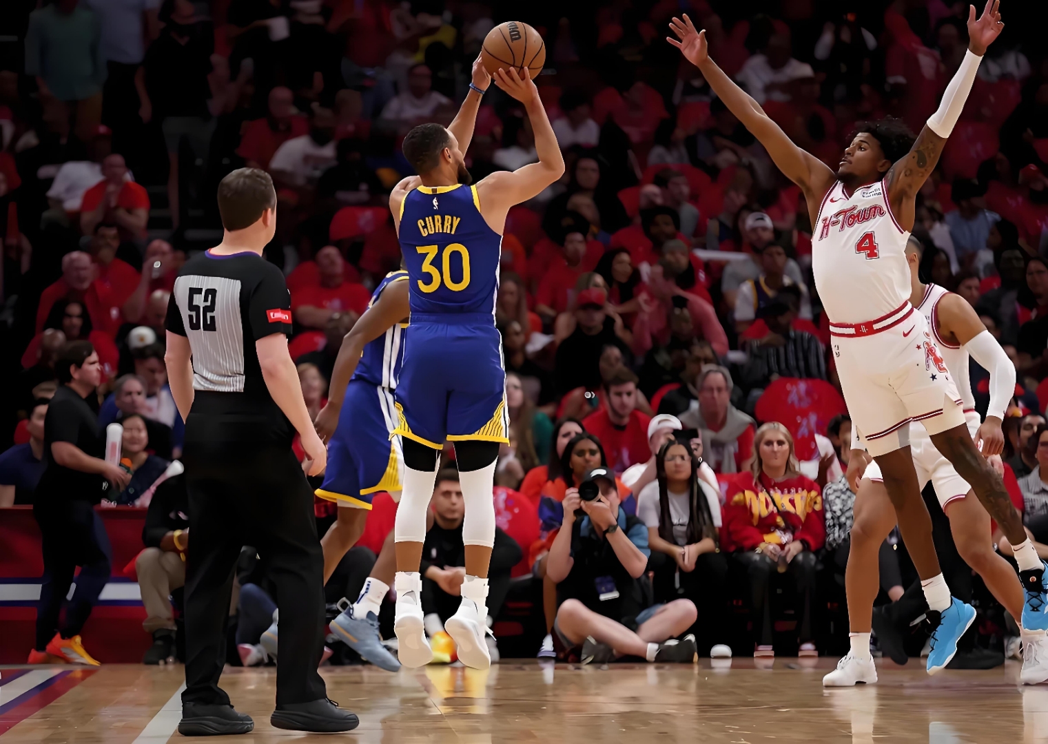 勇士横扫火箭，浓眉哥状态火热