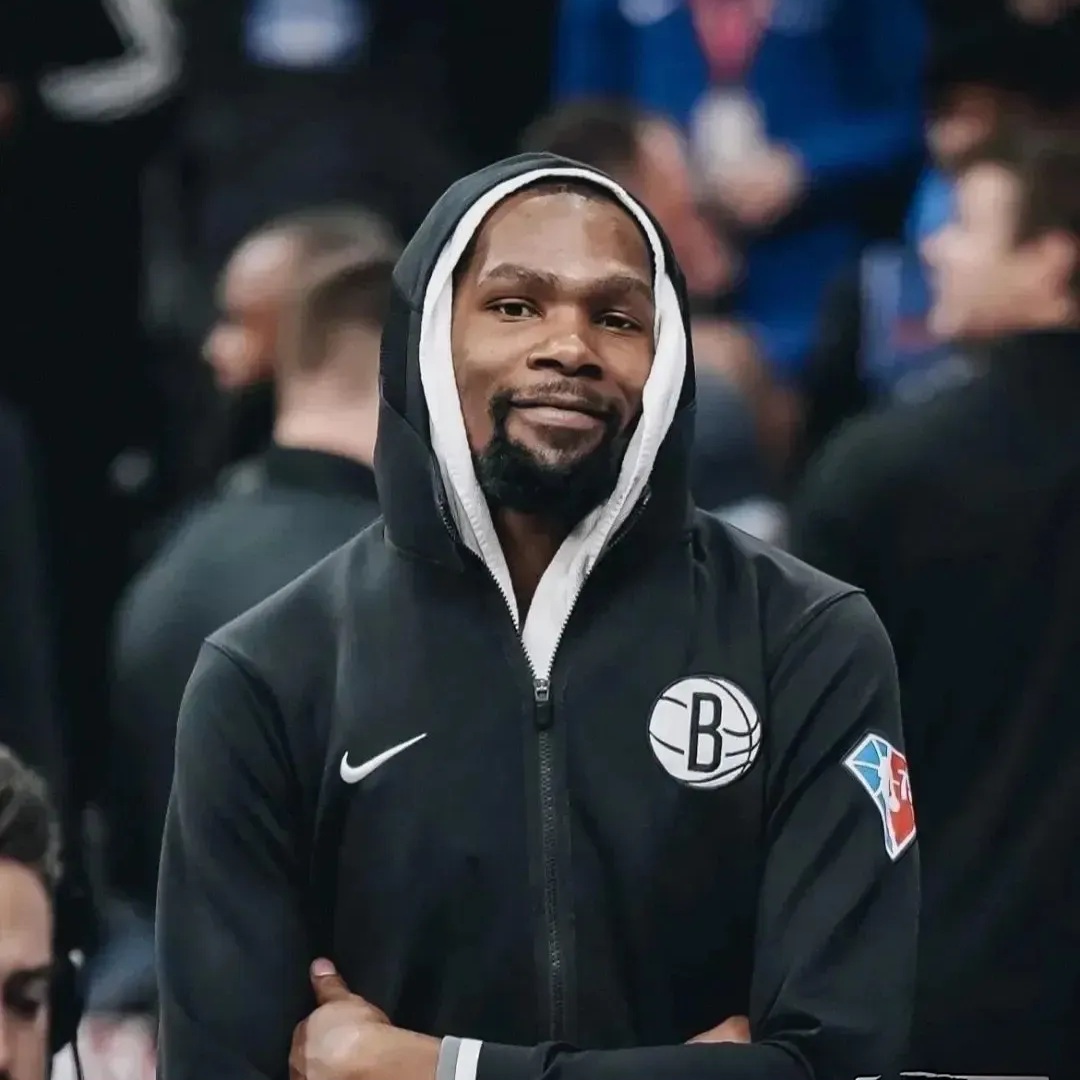 青岛队力克鹈鹕，杜兰特状态火热