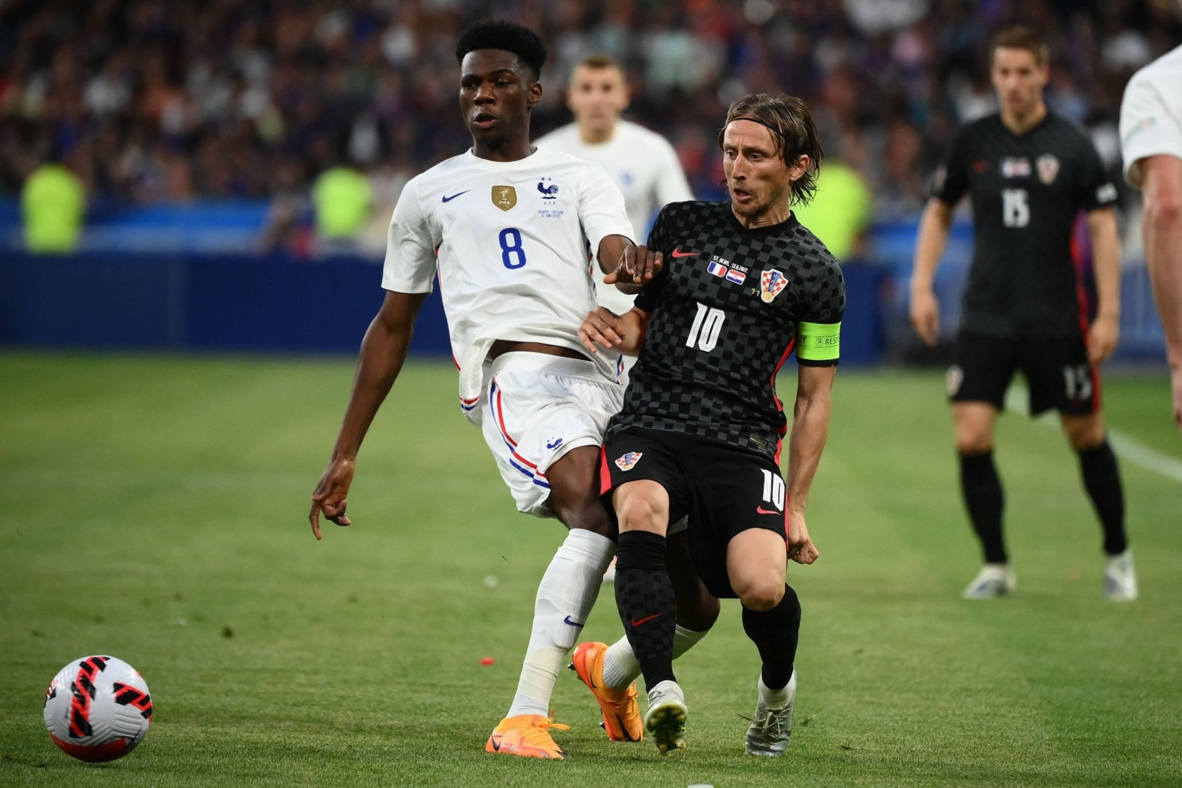 哥伦比亚翻盘摩洛哥，楚阿梅尼高光表现